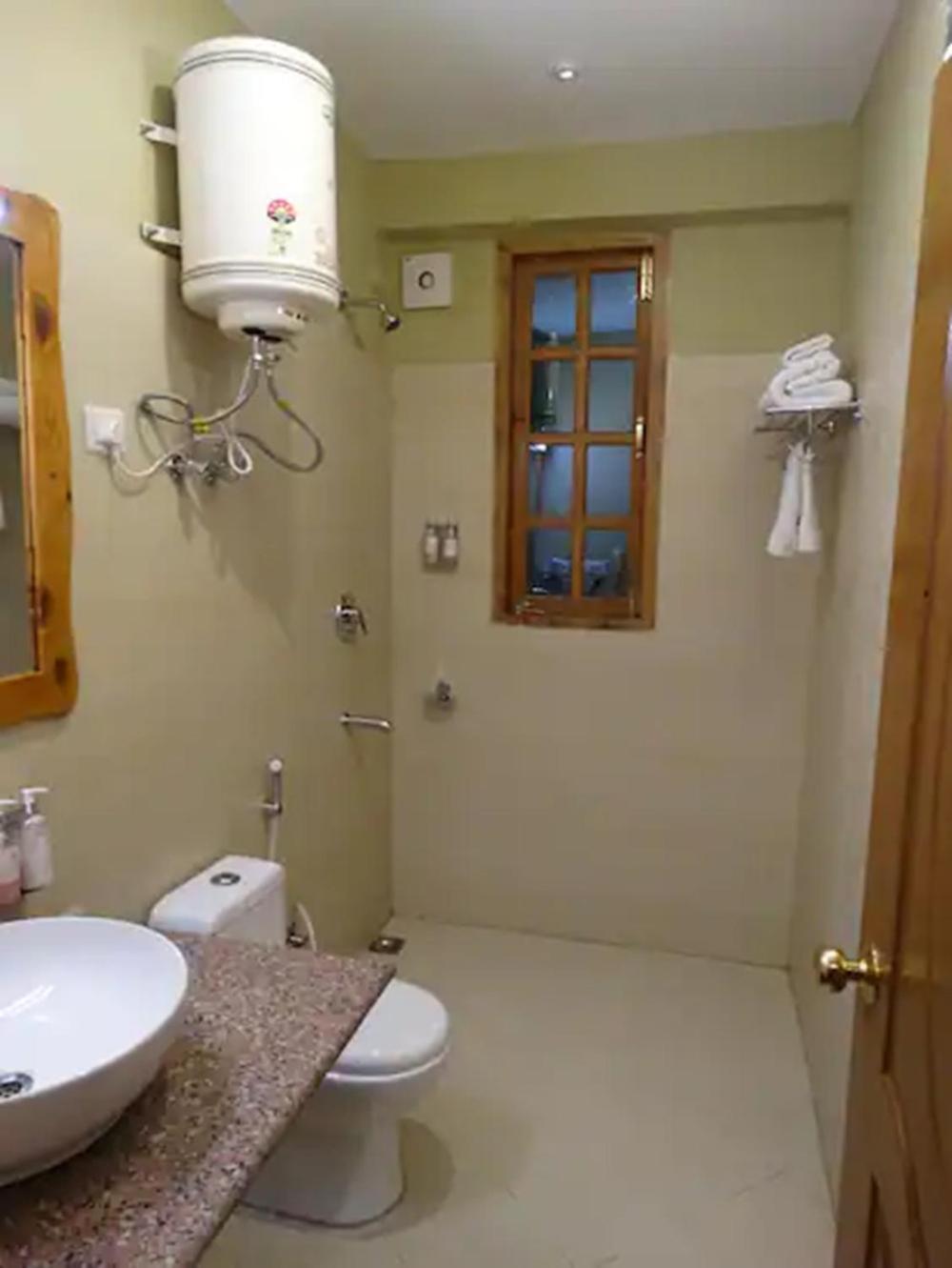 Regenta Inn By Riverside Manali Εξωτερικό φωτογραφία