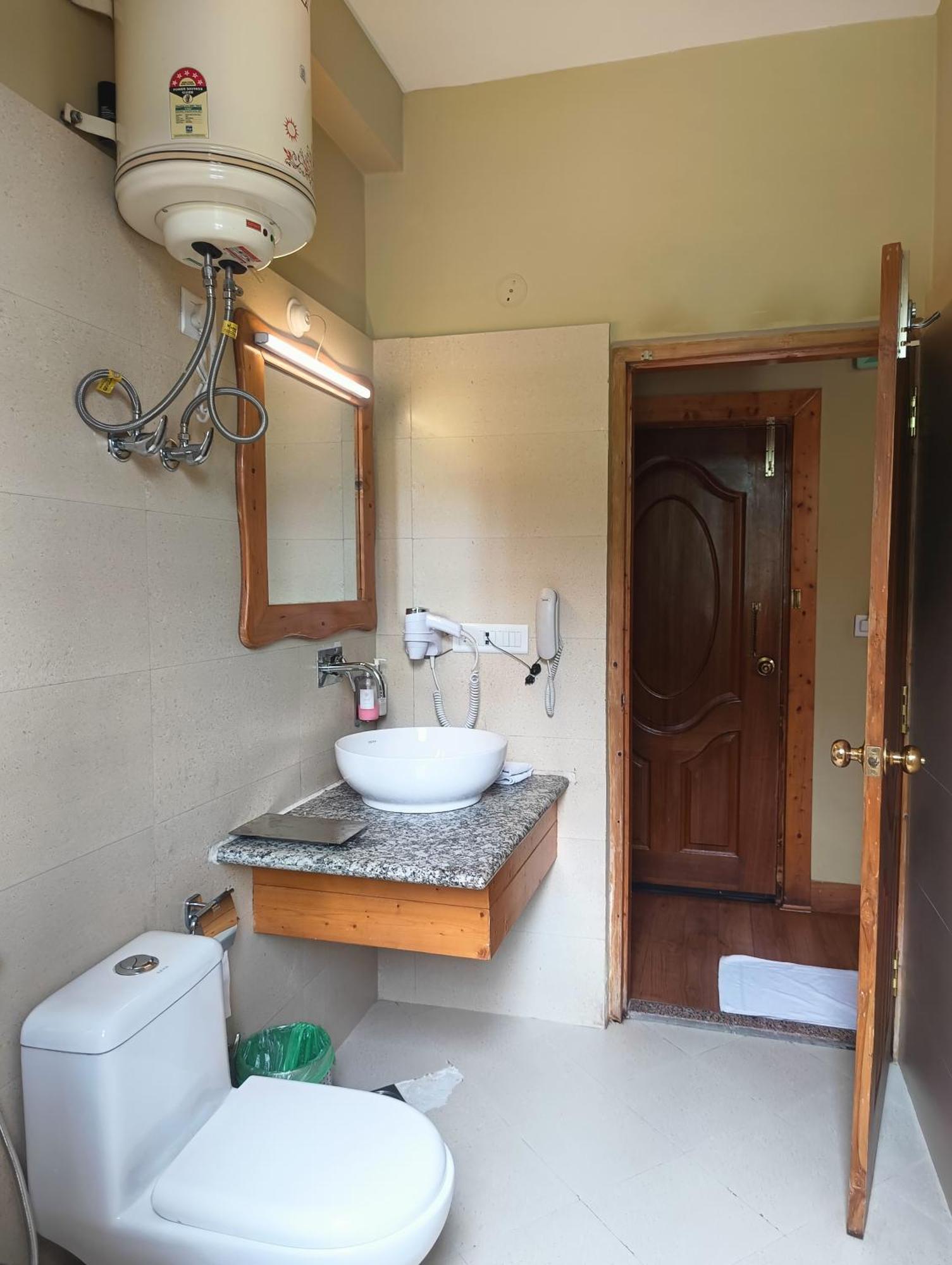 Regenta Inn By Riverside Manali Εξωτερικό φωτογραφία